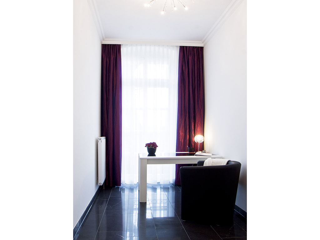 06_gutsschloss_rerik_ferienwohnung_grand_belle_etage_wz_2189